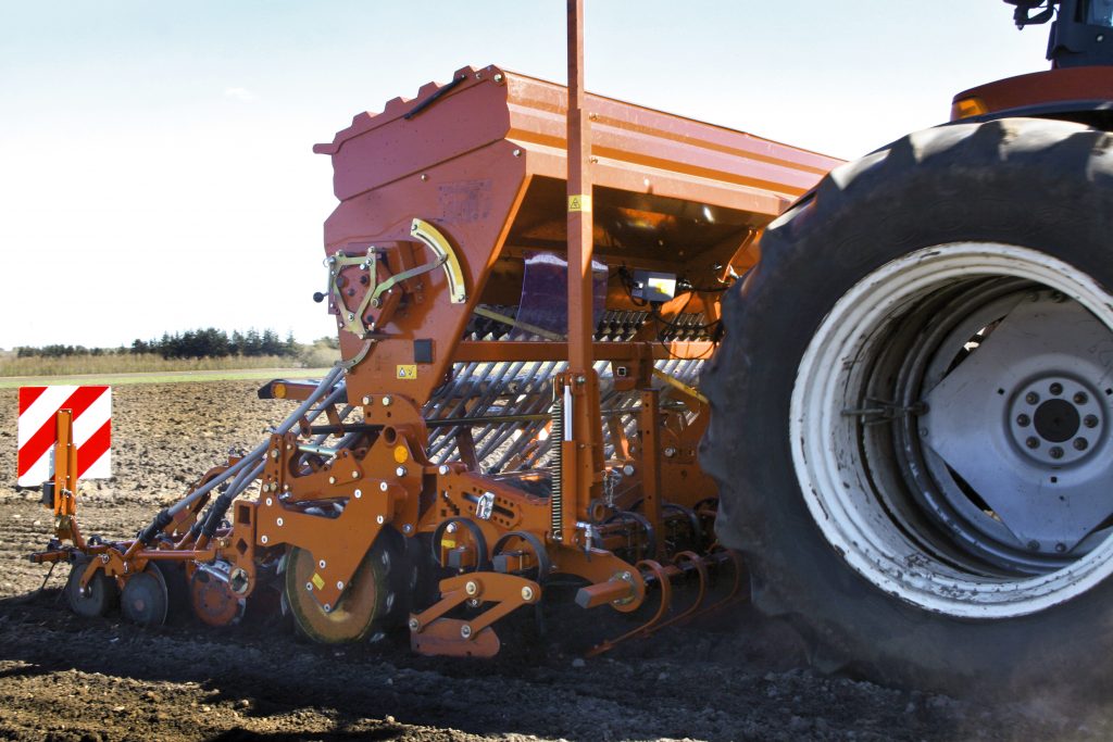 Kopia Bierna kombinacja uprawowo-siewna MD1300MP+TH1300P